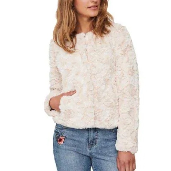 Vero Moda Jackets & Blazers - Vero Moda Curl Faux Fur Short Jacket Size Large Like New